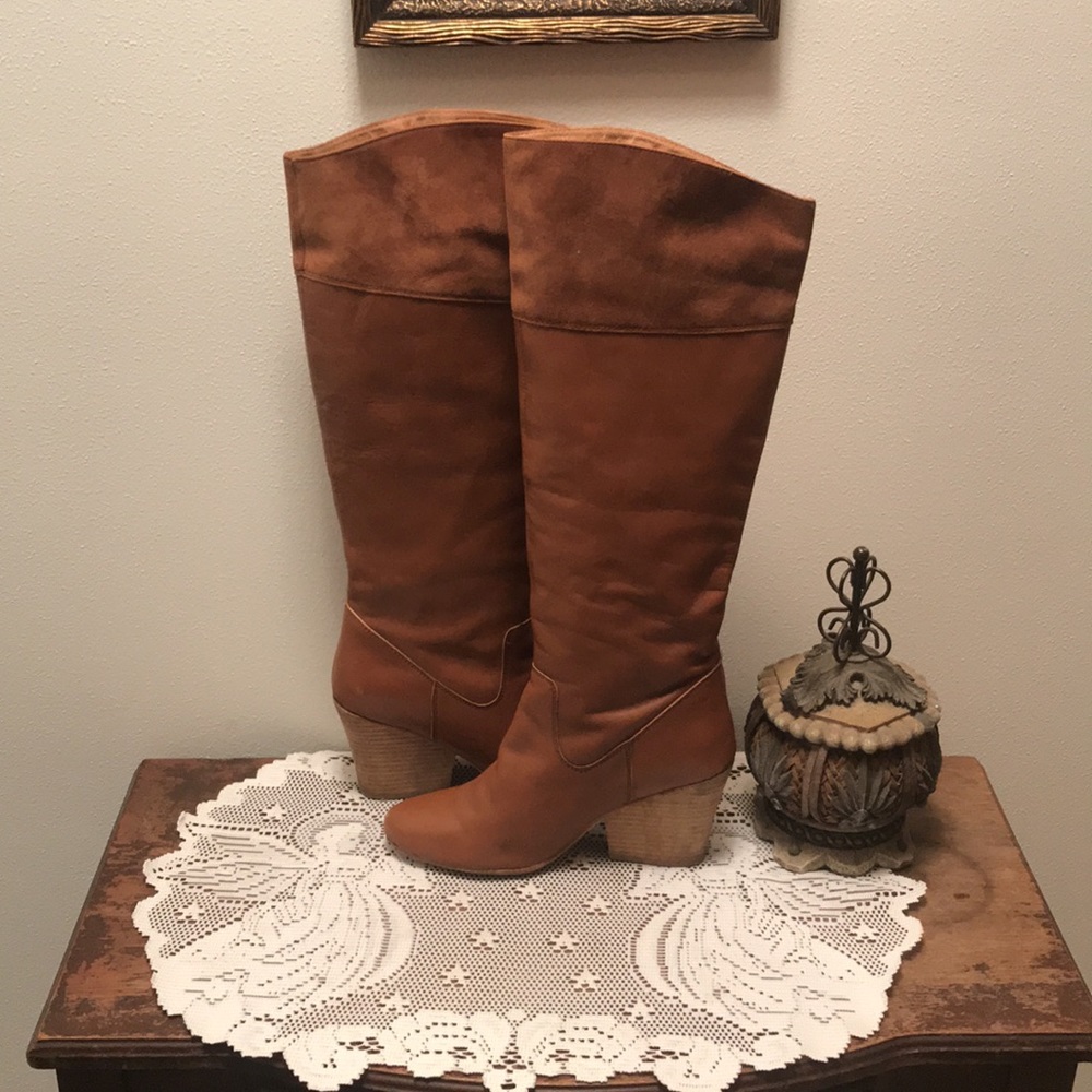FIEL Leather Boots Sz 8 Caramel Color